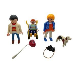 Playmobil 3209 City Life Family Walk Incomplete